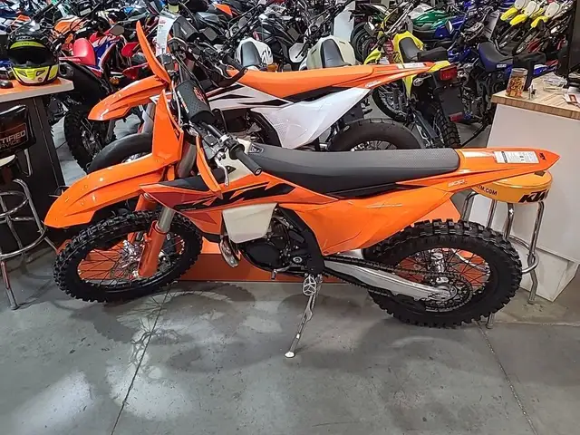 2025 KTM XC 300 in Dirt Bikes & Motocross in Calgary - Image 10