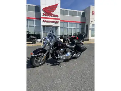 2001 Harley-Davidson Heritage Softail Classic FLSTCI Discover the 2001 Harley-Davidson Heritage Soft...