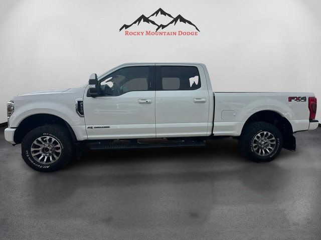 ONE OWNER 2022 FORD F350 LARIAT CREW CAB DIESEL in Cars & Trucks in Red Deer