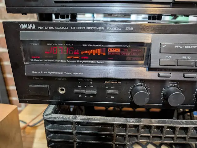 Yamaha natural sound stereo receiver/  cassette deck. in Stereo Systems & Home Theatre in Markham / York Region - Image 5