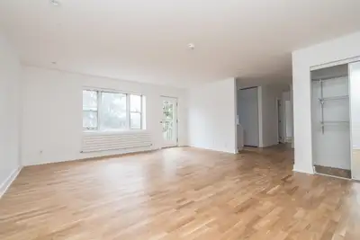 renovated two bedroom, Parklawn and Berry - ID 4280, View more