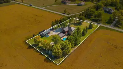 4-bedrooms 2-bathrooms Eat-in kitchen Main floor laundry room Primary bedroom with a 5th bonus bedro...