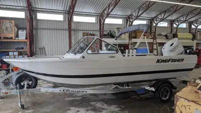 Marsh's Marina 2026 Kingfisher Falcon 2025 Sport - Fish Model in White For Sale with a Suzuki DF150...