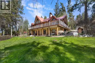 Experience the kind of country elegance you usually only see on screen. This 3-bed, 4-bath handcraft...