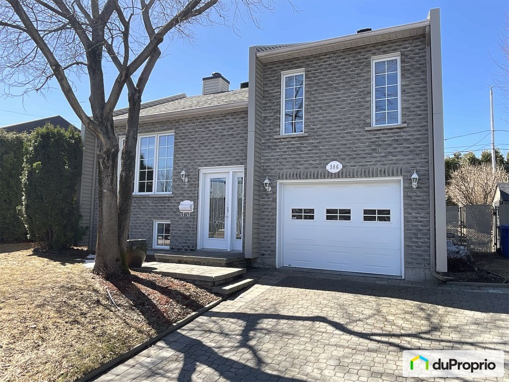 $535,000 - Bungalow for sale in Chicoutimi (Chicoutimi) — photo 1