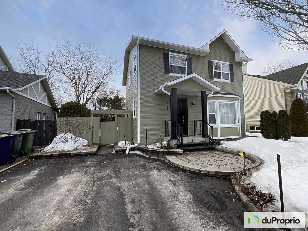 $725,000 - 2 Storey for sale in Ste-Rose — photo 1