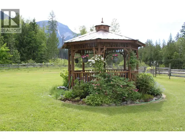 3015 6 Highway Nakusp, British Columbia in Houses for Sale in Nelson - Image 26