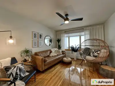 Superbe bungalow 4 façades en pierre - 4 chambres, garage et grand terrain ensoleillé Situé dans un...