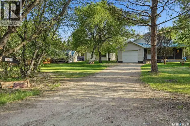 242 Woodlawn AVENUE Katepwa Beach, Saskatchewan in Houses for Sale in Regina - Image 2