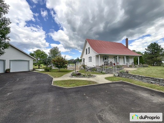 $1,200,000 - 2 Storey in Trois-Rivières (St-Louis-De-France) — photo 1