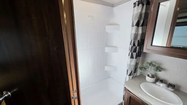 2018 Heartland Wilderness 3250DS in Travel Trailers & Campers in St. Albert - Image 20