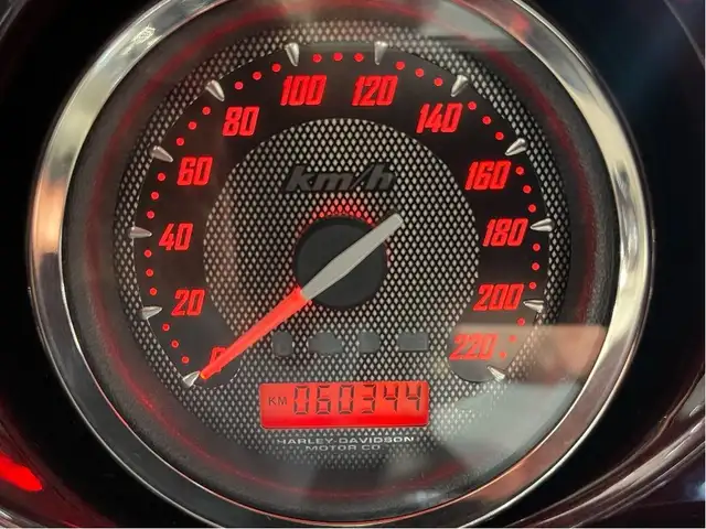 2013 Harley-Davidson CVO Electra Glide Ultra LIKE NEW/HEATED SEA in Sport Touring in North Bay - Image 8