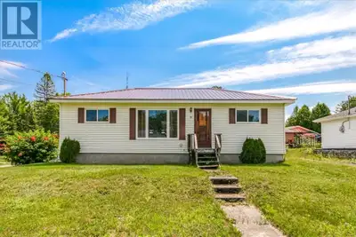 Welcome to this cozy and well-maintained 3-bedroom bungalow located in the heart of Onaping. This lo...