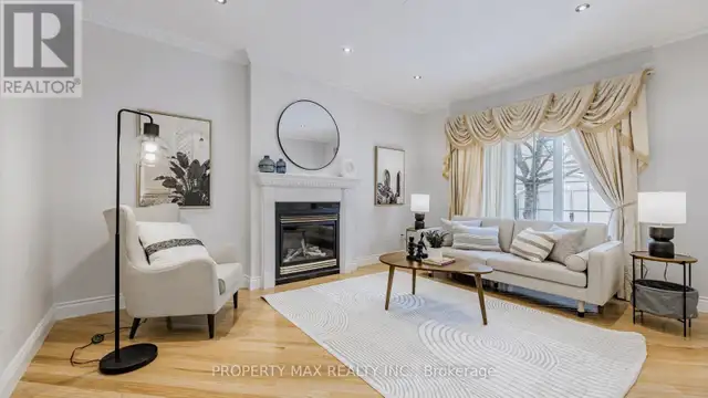 48 Elmrill Road Markham (Berczy), Ontario, photo 4 of 4