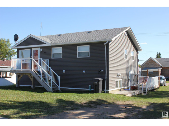 4905 51 AV Elk Point, Alberta in Houses for Sale in Strathcona County