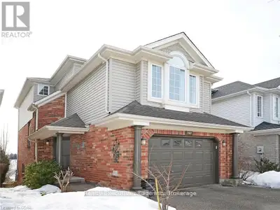 THIS DETACHED HOME OFFERS 3 BEDROOMS WITH FAMILY ROOM AND LIVING ROOM IN SOUGHT AFTER LOCATIONIN SOU...