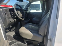 Perfect Auto FACTORY WARRANTY - 135 WHEEL BASE - 4.3 L GAS - BACK UP CAMERA - PRICE IS INCLUDED SAFE... (image 5)