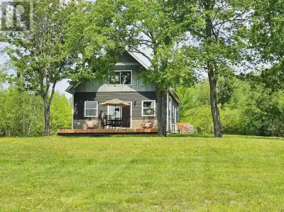 This charming lakefront property is just minutes from Tatamagouche, close to Jost Winery and stunnin...