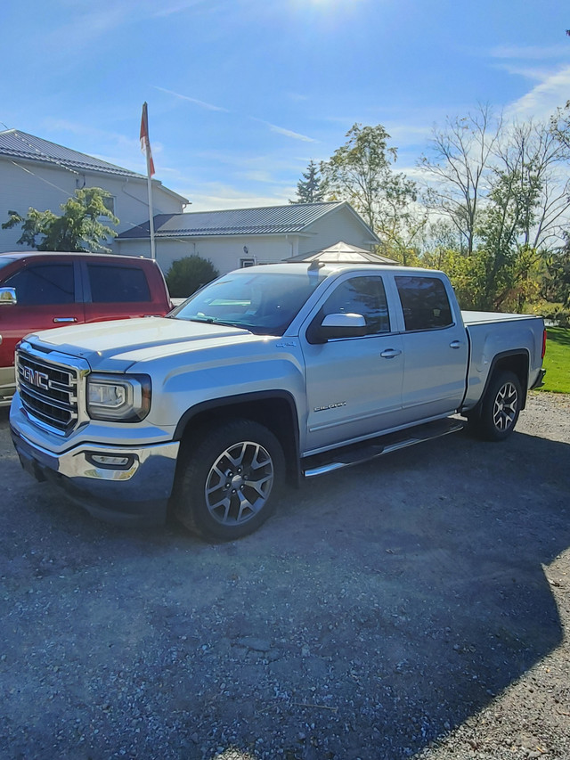 2016 GMC Sierra SLE 1500 4X4 Crew Cab in Cars & Trucks in Hamilton - Image 2
