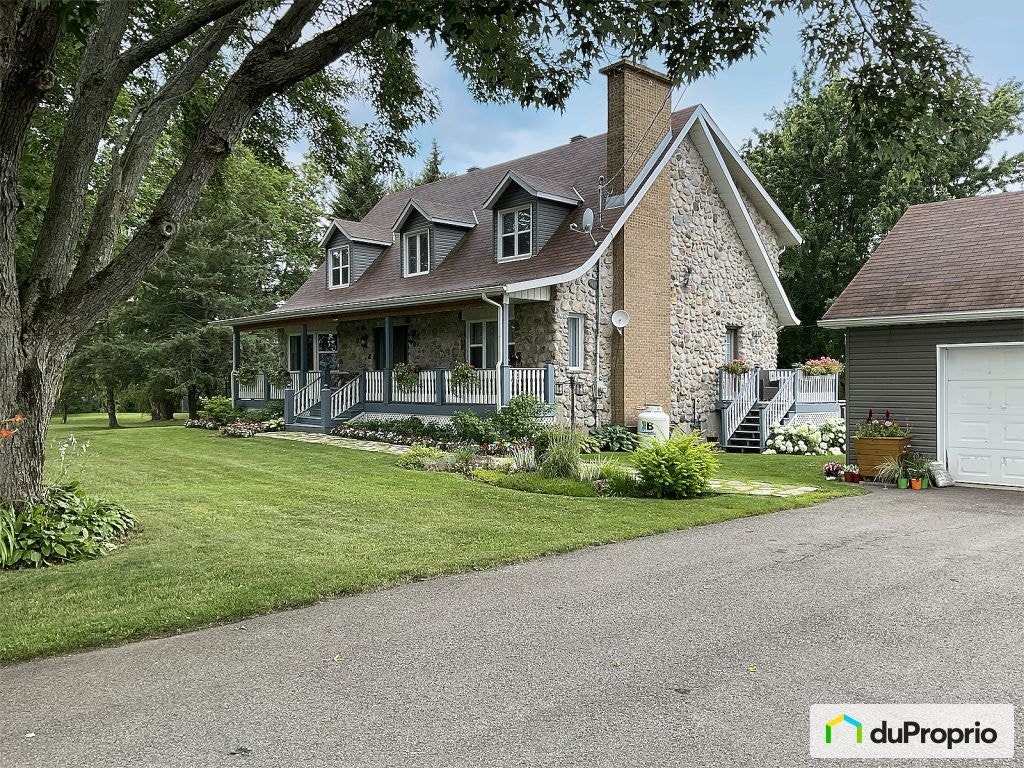 $1,100,000 - 2 Storey for sale in Verchères — photo 1
