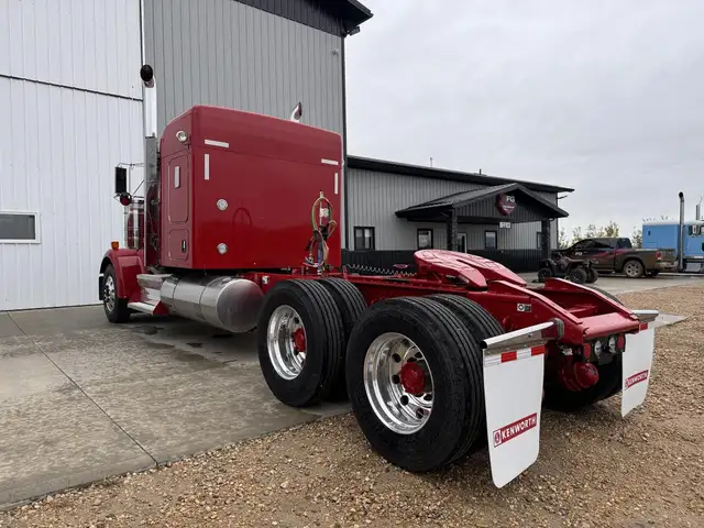 2025 KENWORTH W900L in Heavy Trucks in City of Montréal - Image 5