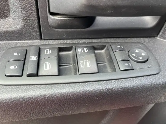 2015 Ram 1500 ST5556615755871232010