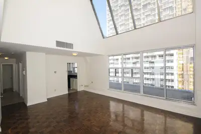 3 Bedroom 2 level Penthouse @ Yonge & Davisville, View more