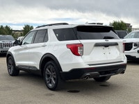 AMVIC Licensed Dealer * Heated Front Seats & Steering Wheel * Rear Vision Camera * Cruise Control *... (image 5)