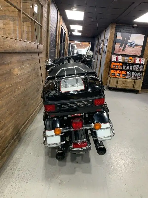 2010 Harley-Davidson Electra Glide Ultra Classic in Street, Cruisers & Choppers in Oshawa / Durham Region - Image 11