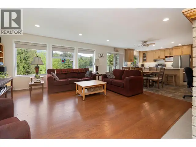 2240 97B Highway SE Salmon Arm, British Columbia in Houses for Sale in Kamloops - Image 8
