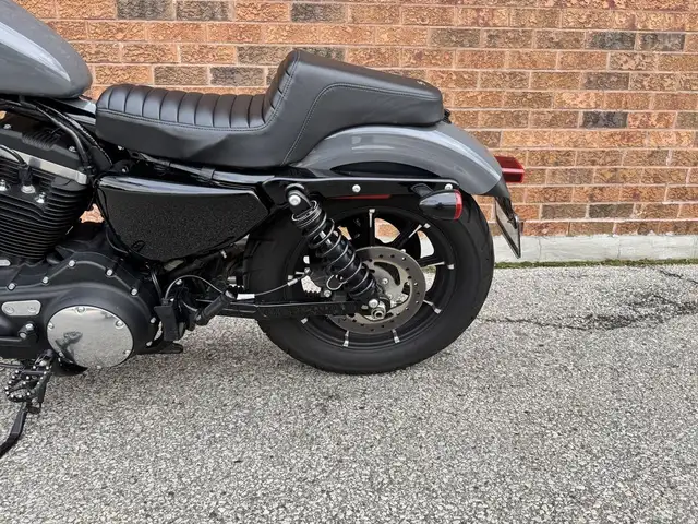 2022 Harley-Davidson Iron 883 **VANCE & HINES PIPES** **TONS OF  in Street, Cruisers & Choppers in Markham / York Region - Image 29