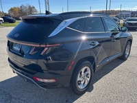 One Owner, Trend Pkg, Leather, Panoramic Roof, Navigation, AWD2024 Hyundai Tucson Trend in a strikin... (image 6)