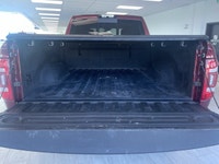 ===== Key Features ===== * 211,009 km * 4WD (Four-Wheel Drive) * 6.7L Cummins Turbo Diesel I-6 Engin... (image 4)