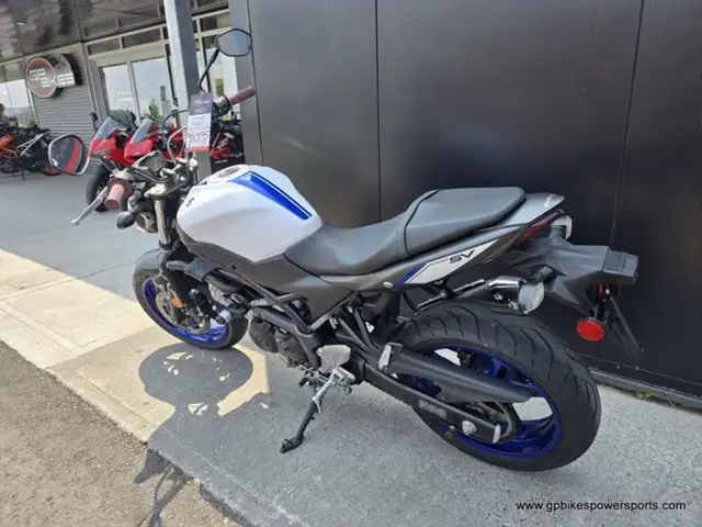 2017 Suzuki SV 650 ABS in Sport Bikes in Oshawa / Durham Region - Image 7