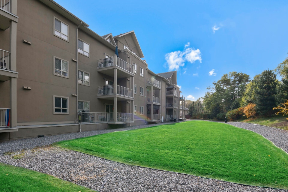 Lake Country Lofts Apartments - 2-bedroom 2-Bathroom Apartment f 2