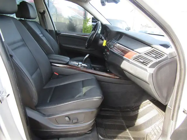 2009 BMW X5 XDrive30i ,7 Pass, Pano, Leather, Memory, Alloy, *Ce in Cars & Trucks in Mississauga / Peel Region - Image 13