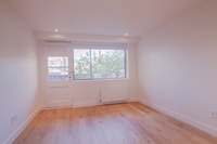 Renovated Akelius studio apartment for rent. Located near Sherbrooke in the Milton Park neighborhood... (image 4)