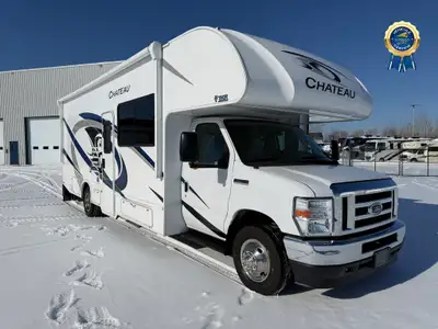 Superbe motorisé classe C Thor Château 2022 en excellente condition beaucoup de rangements ! We also...