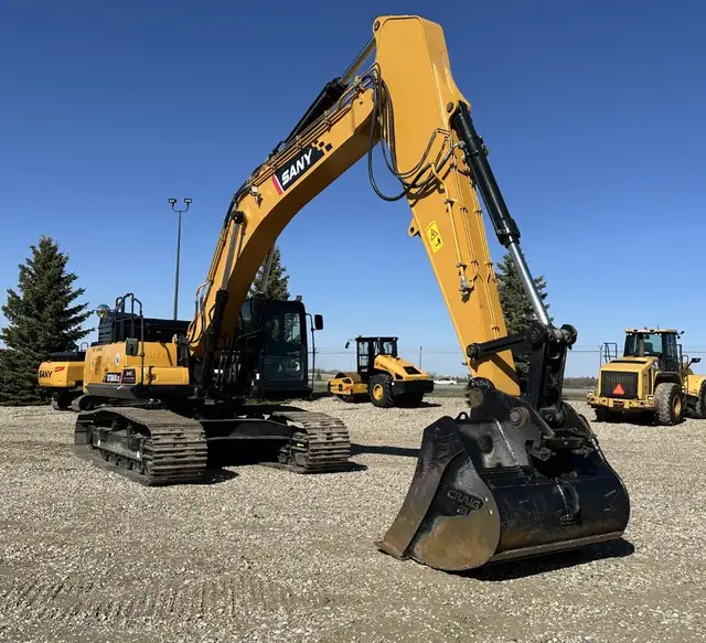 2023 SANY SY365C LC - 895 Hrs - Warranty, Choice of Bucket in Heavy Equipment in Lethbridge - Image 8
