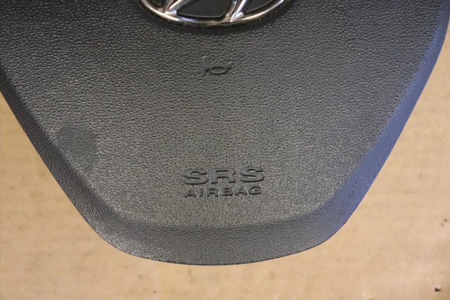 2009-2014 Hyundai Genesis Coupe Factory Steering Wheel AirBag OE dans Autres pièces et accessoires  à Ville de Montréal - Image 3