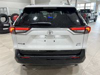 LITHIUM ION TRACTION BATTERY, ADAPTIVE CRUISE CONTROL, POWER LIFTGATE, LANE DEPARTURE WARNING, HEATE... (image 6)