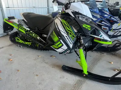 ZR RR A No-Compromise Race Replica After decades of competing in and winning snowmobile races, weve...