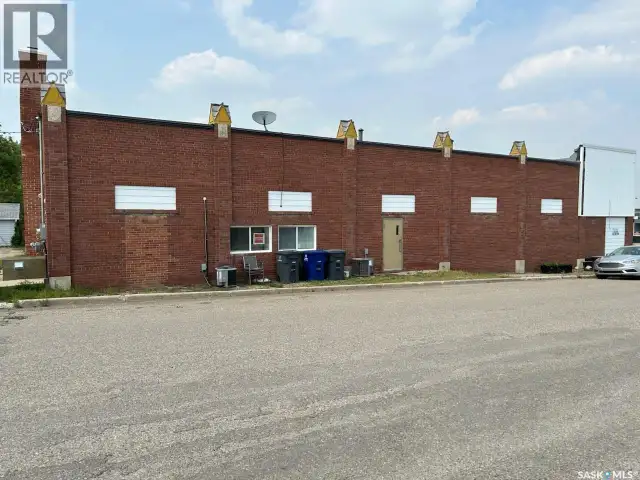 519 Atlantic AVENUE Kerrobert, Saskatchewan in Commercial & Office Space for Sale in Saskatoon - Image 3
