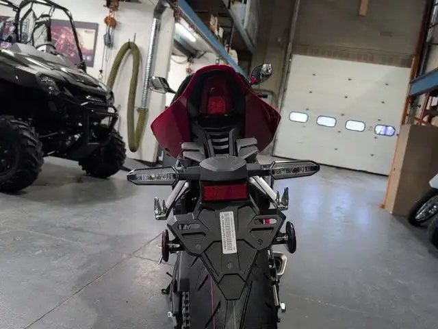 2025 Honda CBR650R in Street, Cruisers & Choppers in Calgary - Image 18