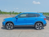 Come see this 2024 Volkswagen Taos Highline before someone takes it home! * This Volkswagen Taos is... (image 1)