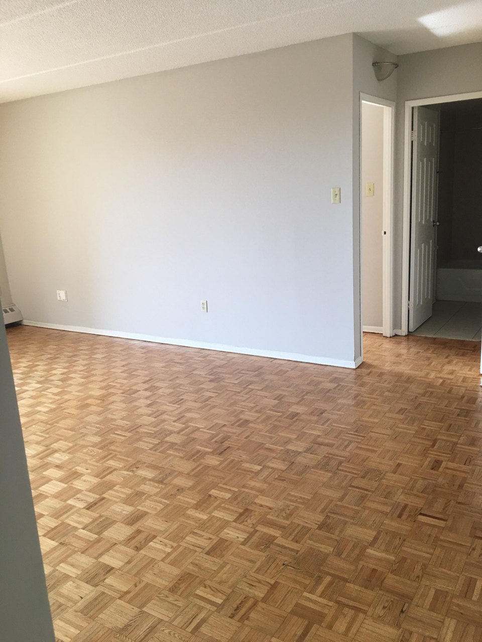 One bedroom apartment available for rent -  1 MONTH FREE* 5