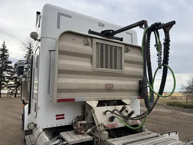 2006 PETERBILT 378 in Heavy Trucks in Saskatoon - Image 23