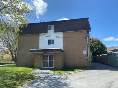 159 Albro Lake Road Newly renovated apartment . Located on Albro Lake Road in Dartmouth. Close to bo...