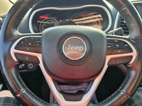 2018 Jeep Cherokee Trailhawk 4x4 with the 3.2L V6 and 142,663kms! Clean history with no accidents Se... (image 9)