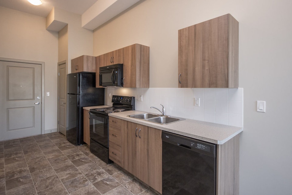 One Bed In Beautiful Sylvan Lake - $699 Security Deposit Promo 4